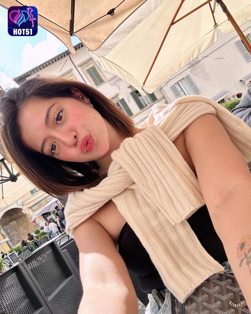 Sue Ramirez ,hot51live